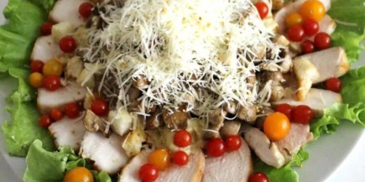 Салат Цезарь с курицей и грибами, пошаговый рецепт с фото от автора Дарья Анненкова на 676 ккал